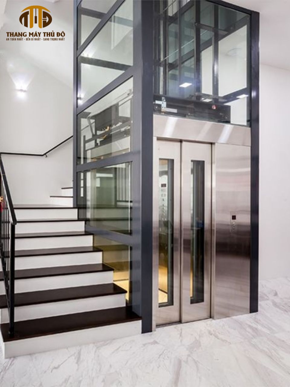 Thang máy kính khung thép là lựa chọn ưu tiên của nhiều gia đình Việt
